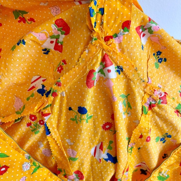 Vintage 1970s Puff Sleeve Peplum Cotton Top – Little Gardener Novelty Print - Picture 8 of 13